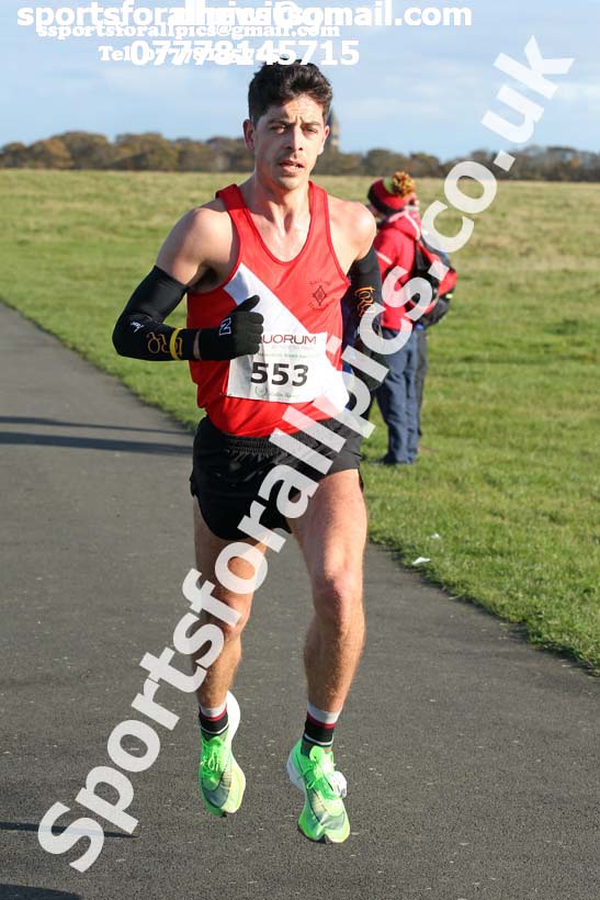 Senior men and women, Heaton Memorial 10k Road Race, Town Moor, Newcastle.  Photo: David T. Hewitson/Sports for All Pics